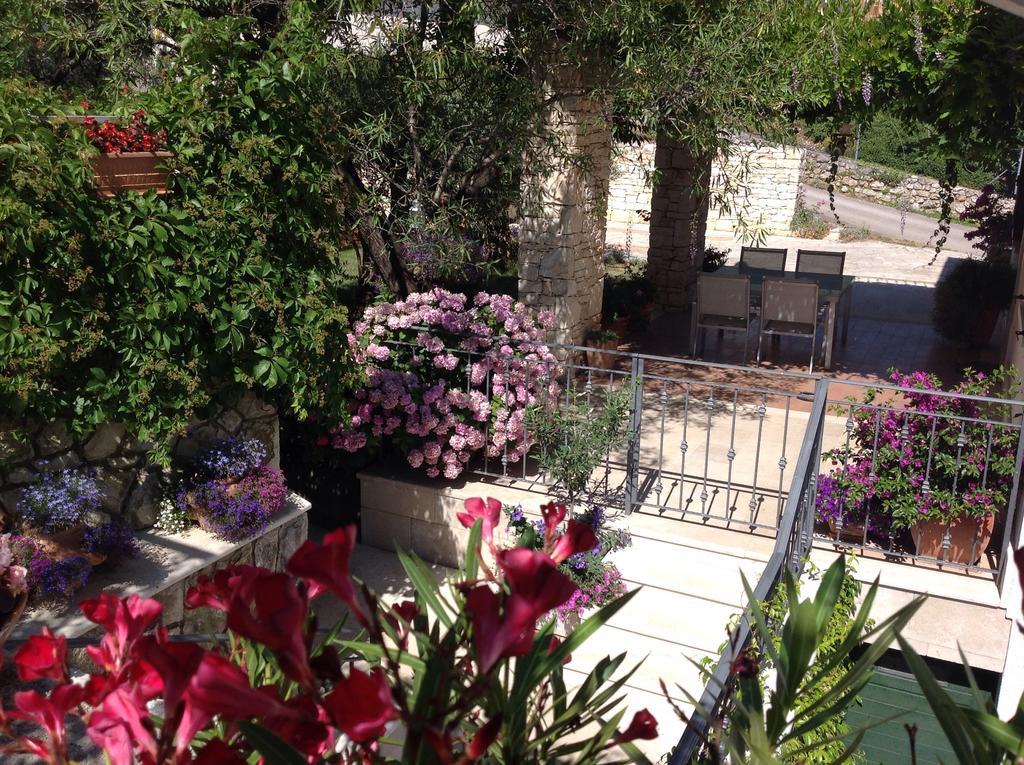 Apartments Villa Ina Brsec Ngoại thất bức ảnh
