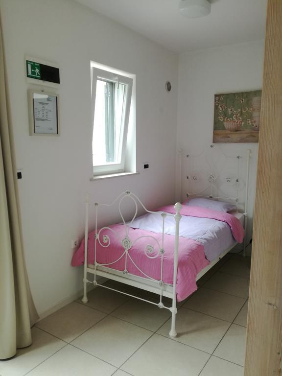 Apartments Villa Ina Brsec Ngoại thất bức ảnh